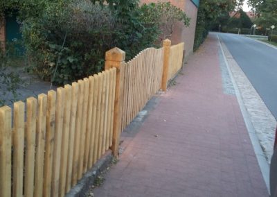 Stacketzaun in Eiche